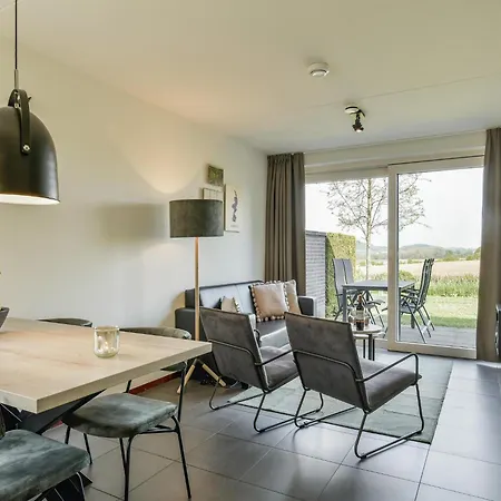 House With 2 Bathrooms, The Drielandenpunt At 8 Km Holiday home Vijlen